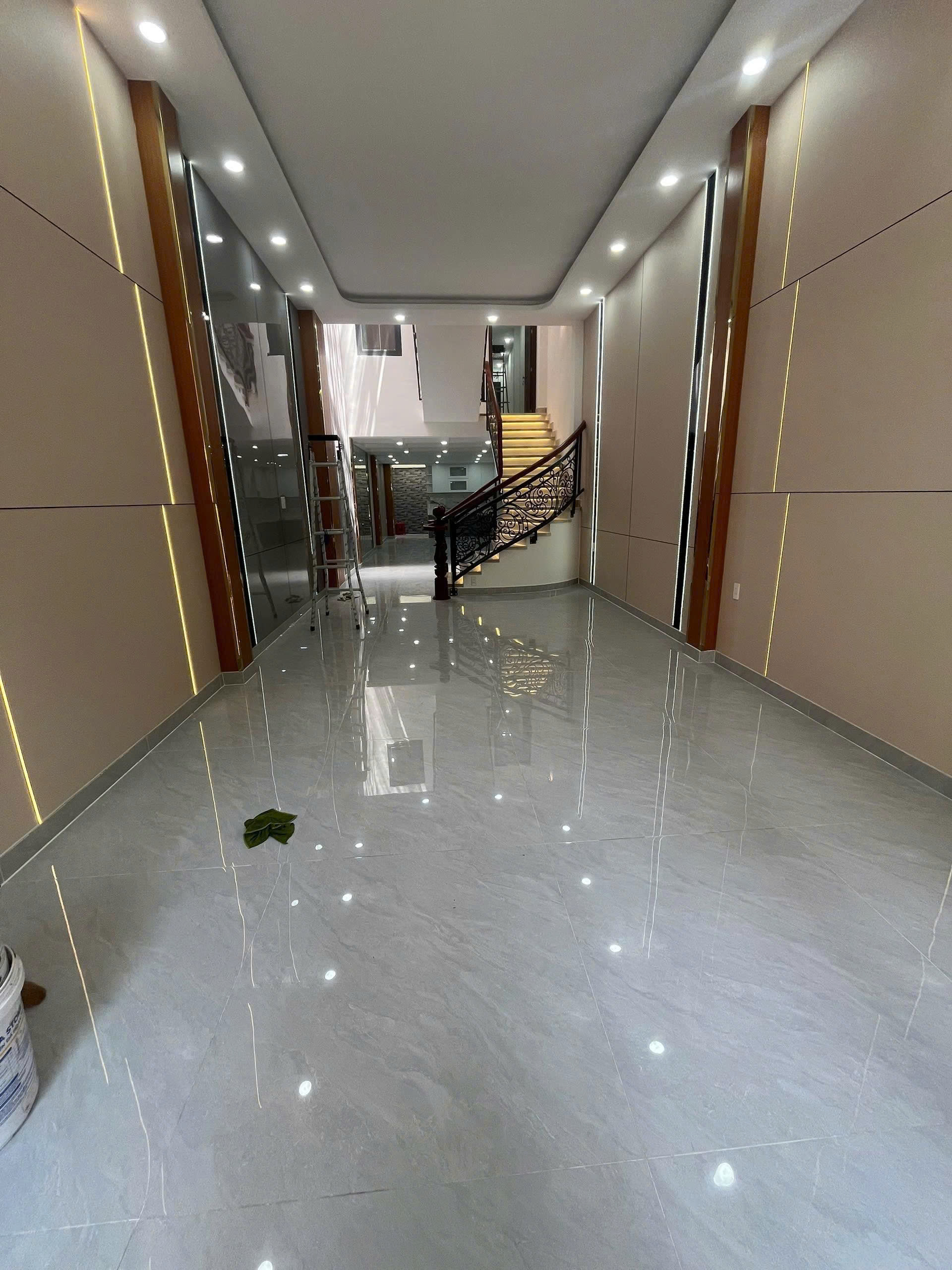 Chính Chủ Bán Nhà Mặt Tiền Đường Trần Hưng Đạo Quận Tân Phú - 98m2 Giá 17.6 Tỷ