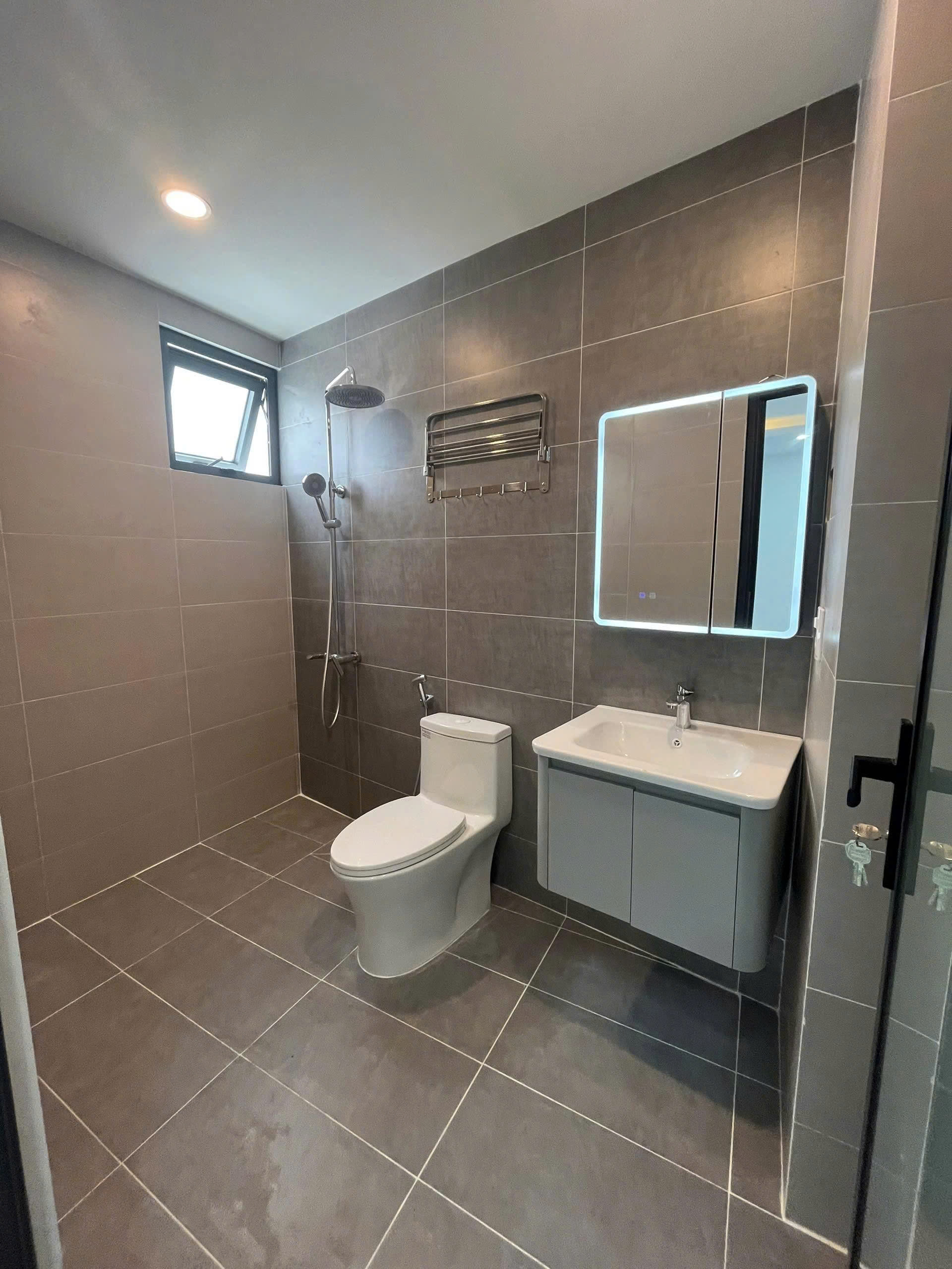 Chính Chủ Bán Nhà Mặt Tiền Đường Trần Hưng Đạo Quận Tân Phú - 98m2 Giá 17.6 Tỷ-3