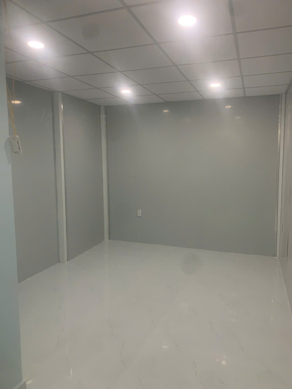 bán nhà sát mặt tiền q4 
Ngang 3.2 x 17 có 3 đ-4