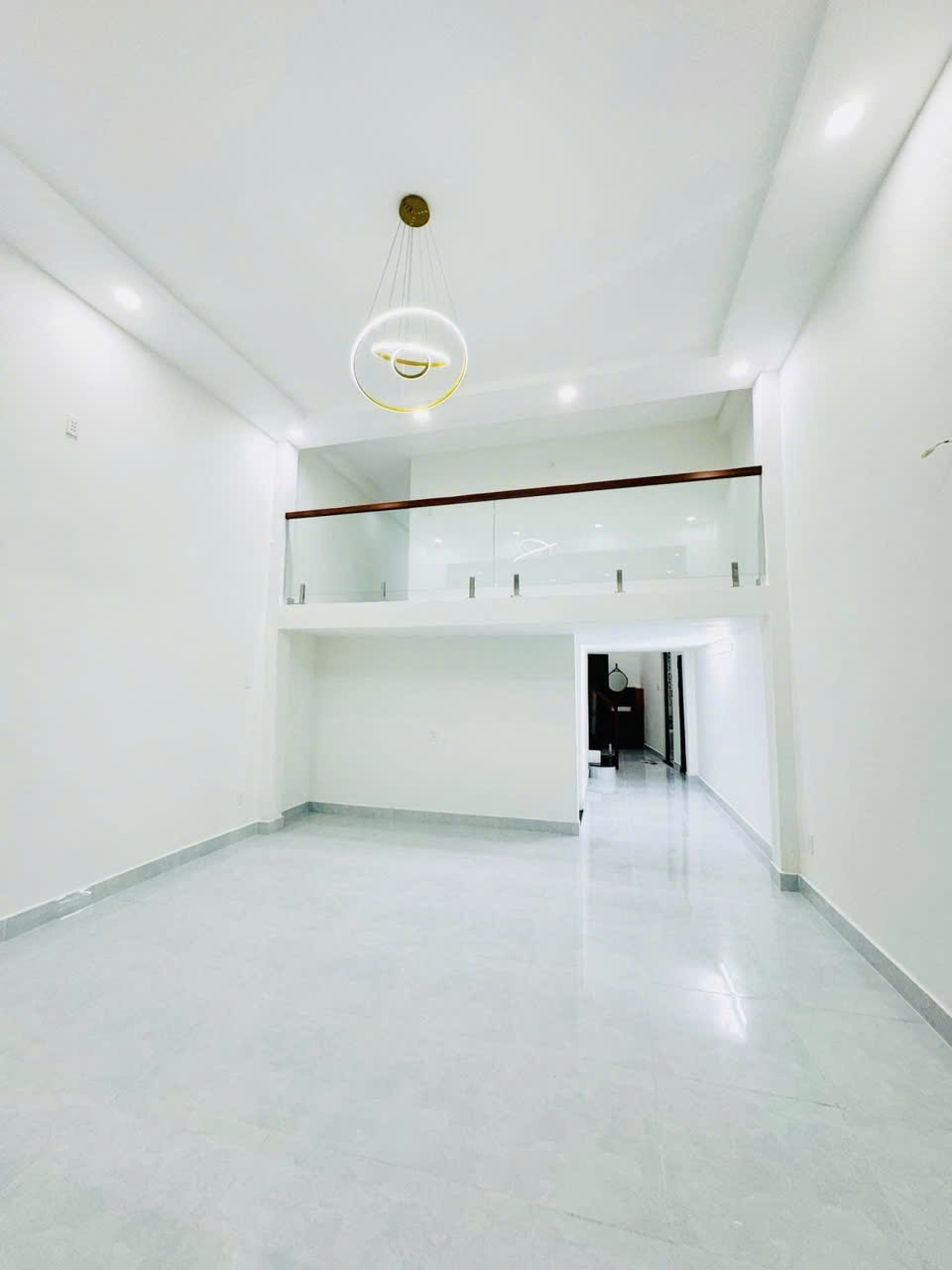 Bán nhà Q10 Cách mạng tháng 8 ngang 6m 4 tầng 95m2: 8,9 tỷ. Trí 0967638168
