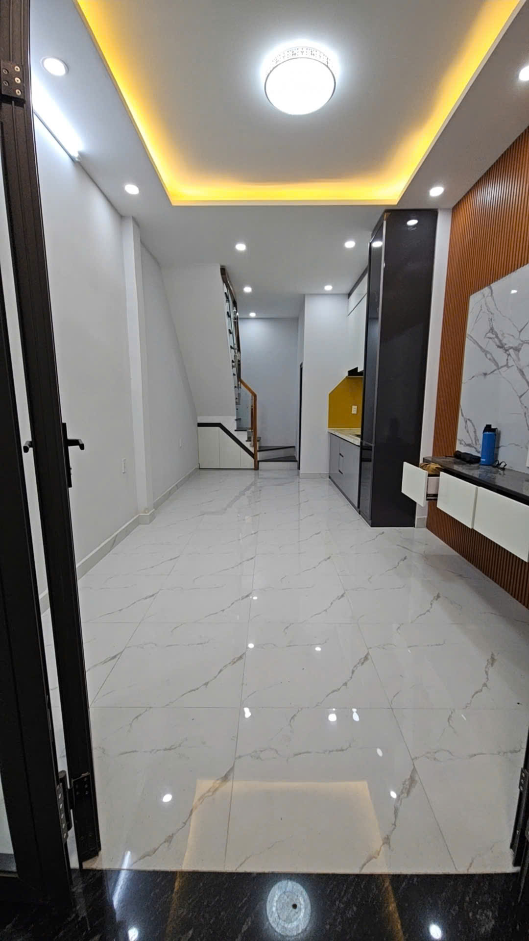 Bán nhà hẻm lâm văn bền cách đường xe hơi 50 m 

Ngang 3 dài 9 đúc 2 tấm hơn 2 đ tân hưng Q7