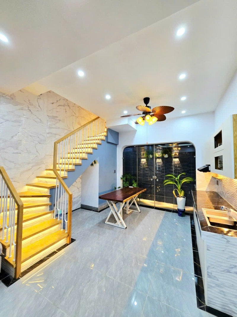 Bán nhà 4 tầng 50m2 đường Nguyễn Duy Trinh, P. Trường Thạnh, Q9. TP HCM. Giá 4,99  tỷ. Sổ hồng riêng.