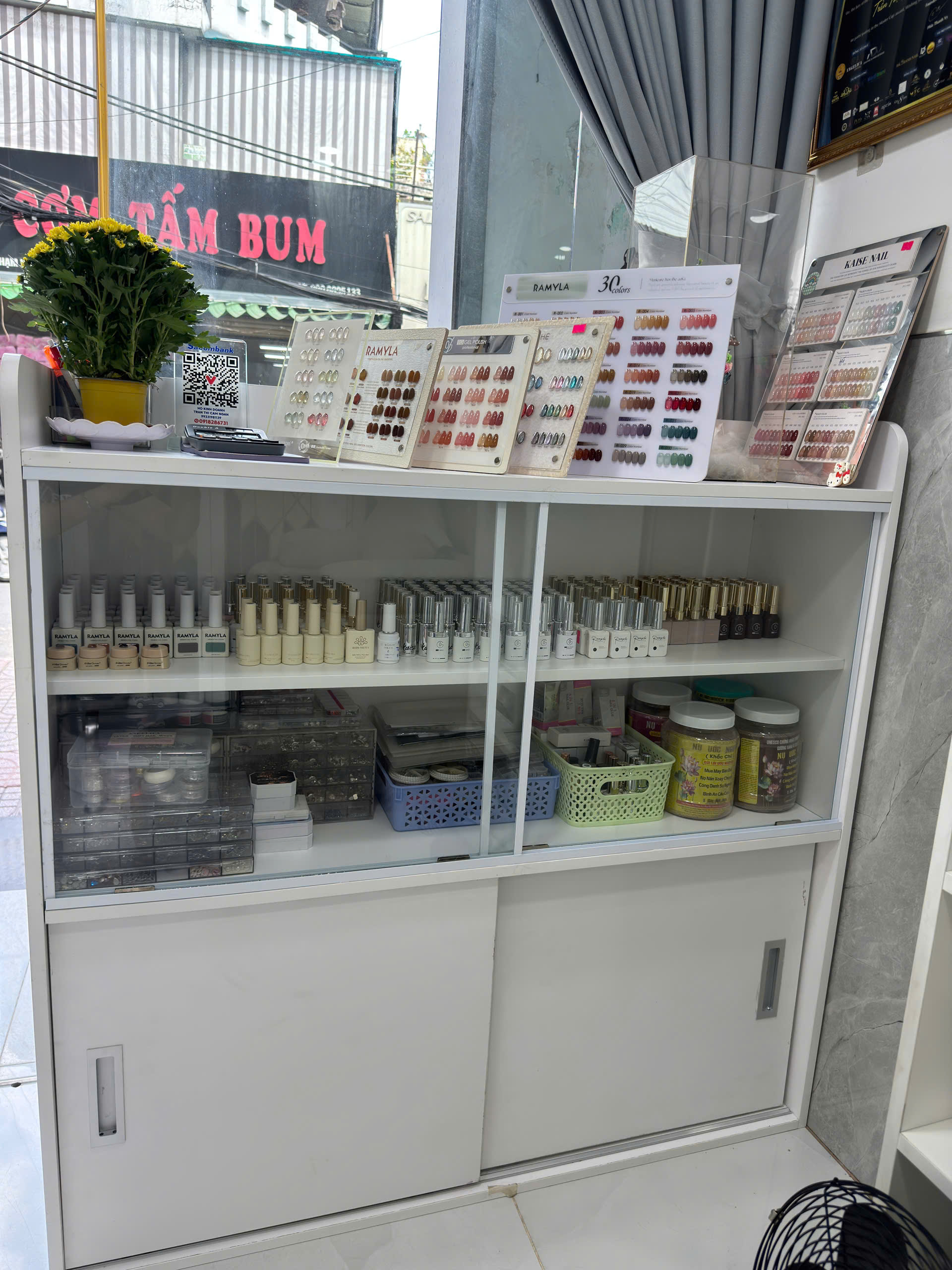 SANG NHƯỢNG TIỆM NAIL – MI – GỘI ĐANG HOẠT ĐỘNG ỔN ĐỊNH TẠI TÂN PHÚ, HỒ CHÍ MINH