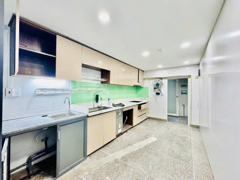 Nhà đẹp 3 lầu hẻm 5m Trần Bá Giao ngang 6m 120m2 9PN HĐ khoán 30tr gần kênh TL 13.8 tỷ. 