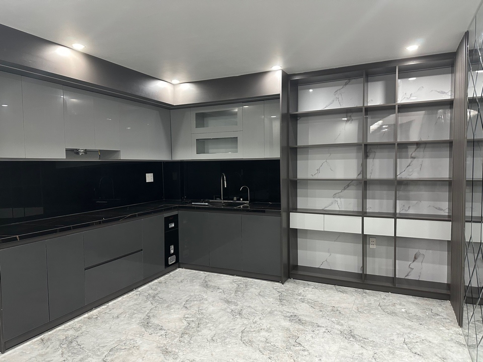 Nhà đẹp Trần Nguyên Hãn full nội thất - Ô tô tránh nhau - Khu VIP trung tâm-3