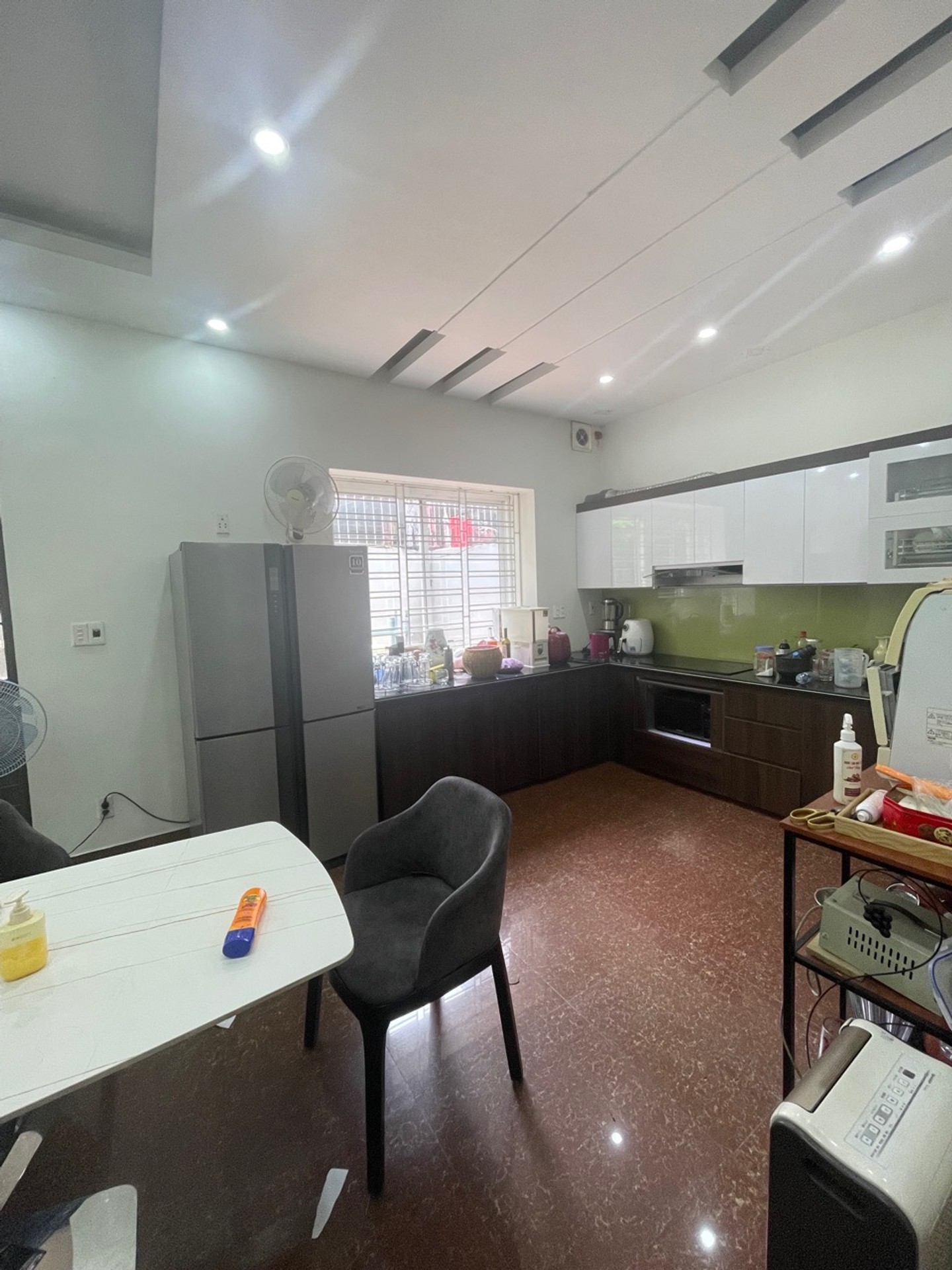 Nhà dân xây độc lập phố Tô Hiệu - Diện tích lớn, mặt tiền đẹp