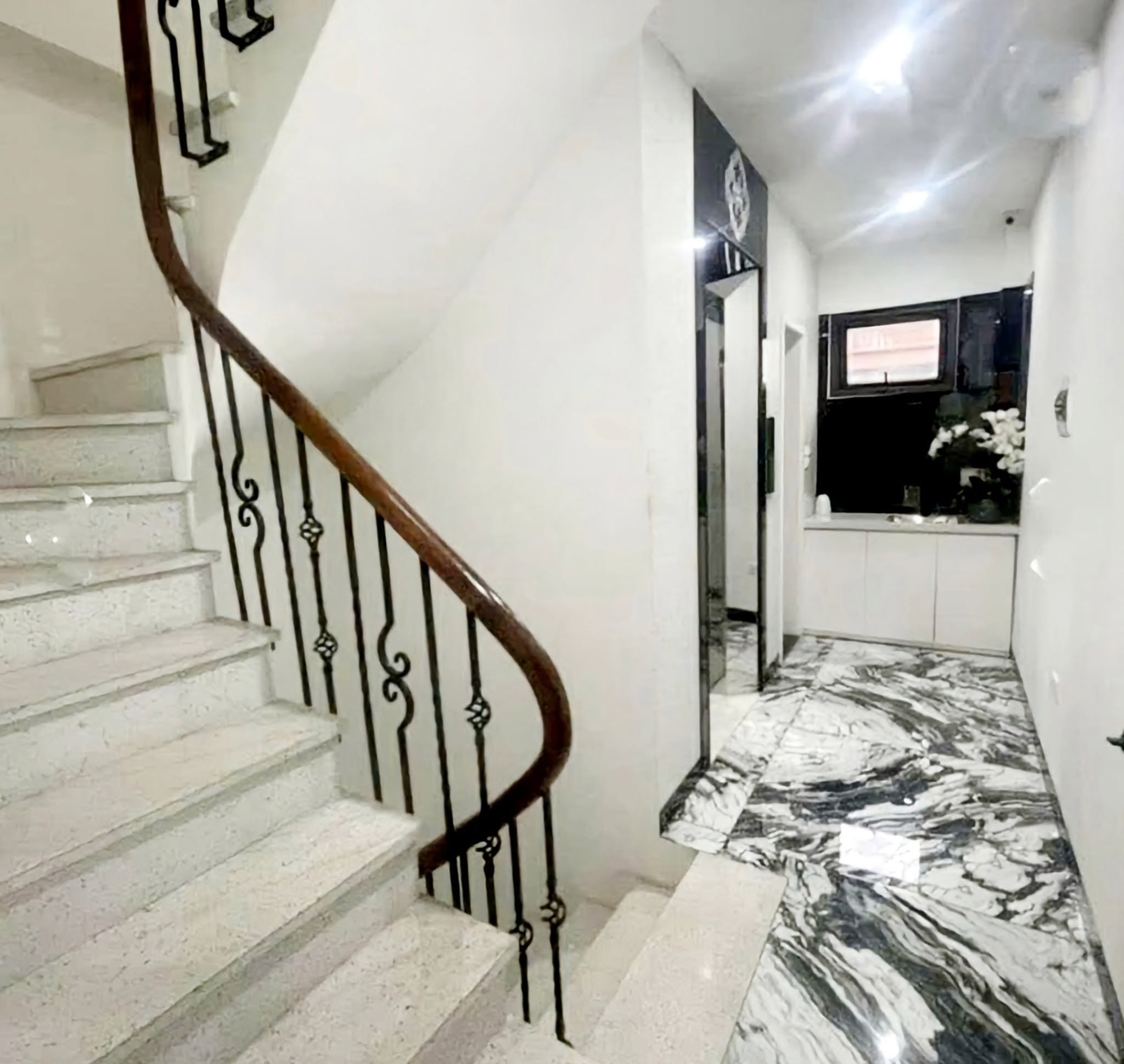 Bán nhà mặt phố Nguyễn Đình Chiểu, 51.5 tỷ, vỉa hè rộng, 61m2, 6 tầng thang máy cực đẹp, KD đỉnh