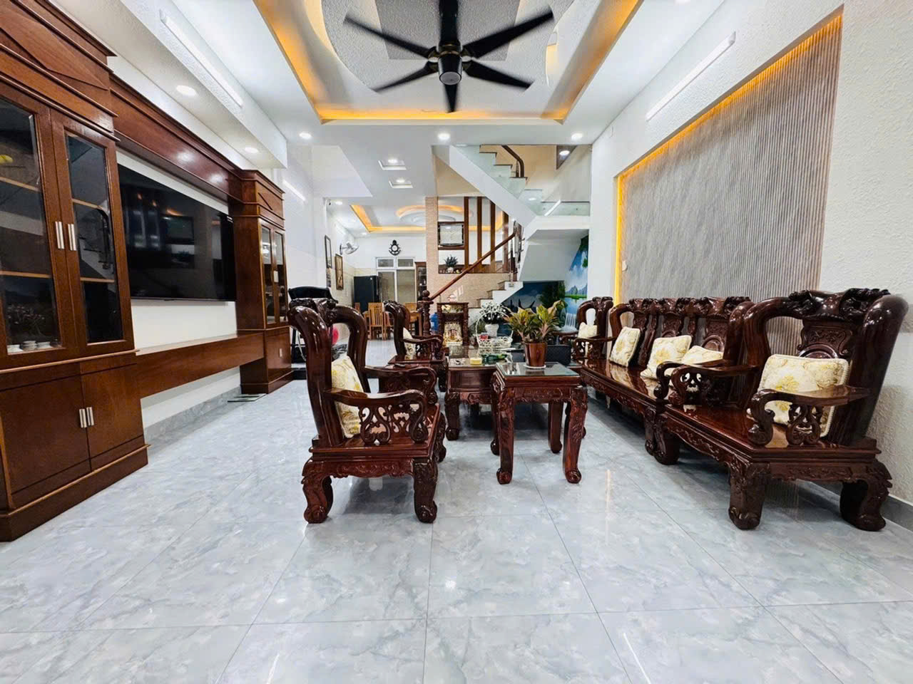 Bán nhà 4 tầng nở hậu 5.8m HXH thông Phạm Văn Bạch 100m2 gần chợ KD tốt chỉ 12.9 tỷ.