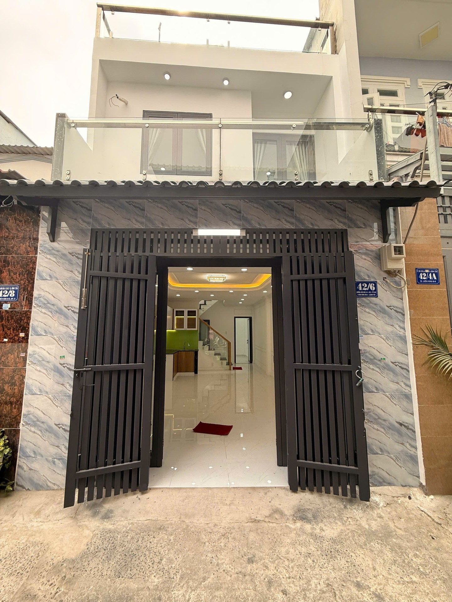 NHÀ 2 TẦNG 4 PHÒNG NGỦ, MỚI XÂY VÀO Ở NGAY - HẺM OTO ĐỖ CỬA, LỘ GIỚI CHỈ CÓ CHÚT XÍU - PHƯỜNG BÌNH HƯNG HOÀ