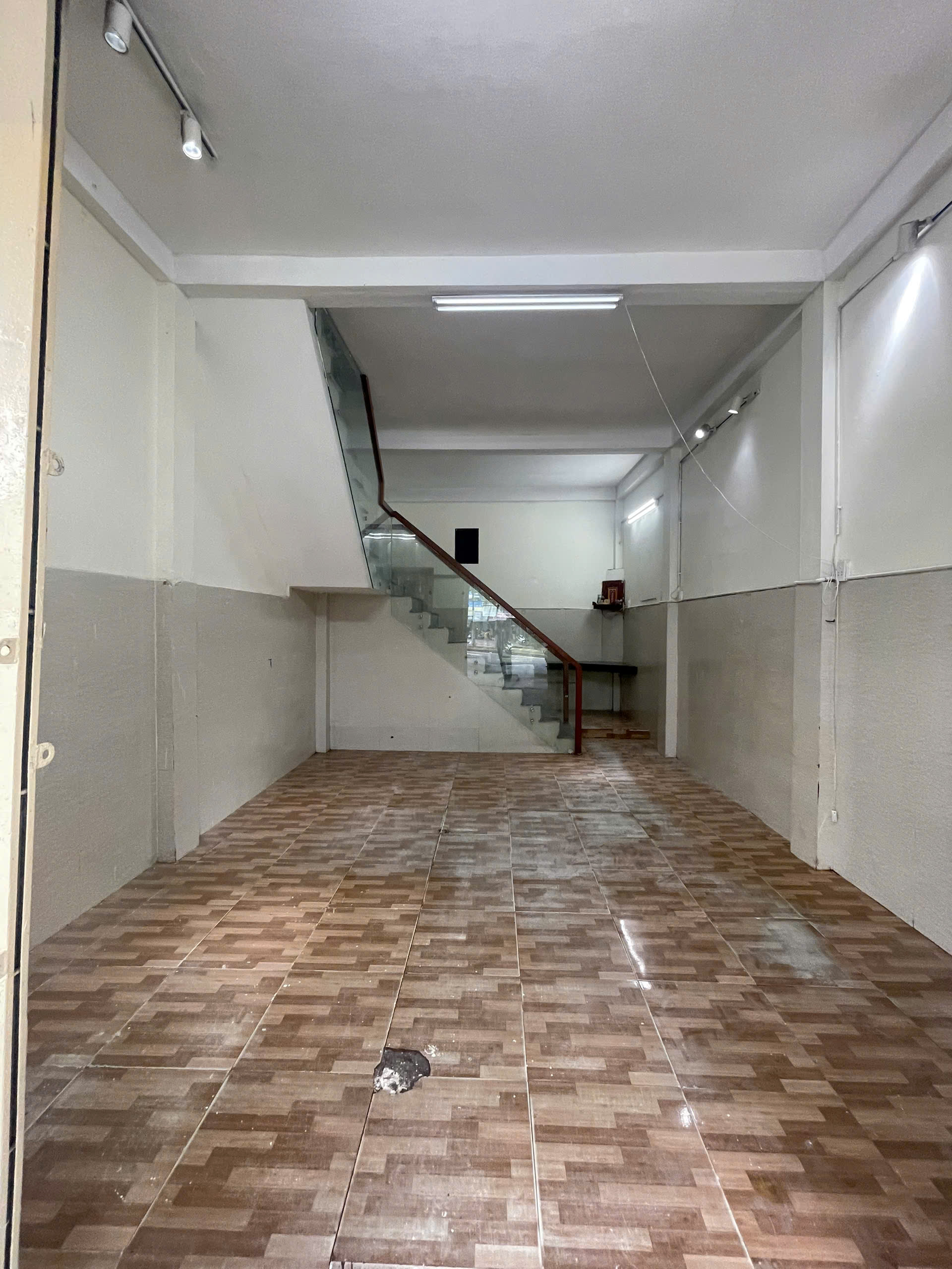 ►  CHO THUÊ NHÀ MẶT TIỀN ĐẸP – CÁCH MẠNG THÁNG 8, CẨM LỆ, ĐÀ NẴNG