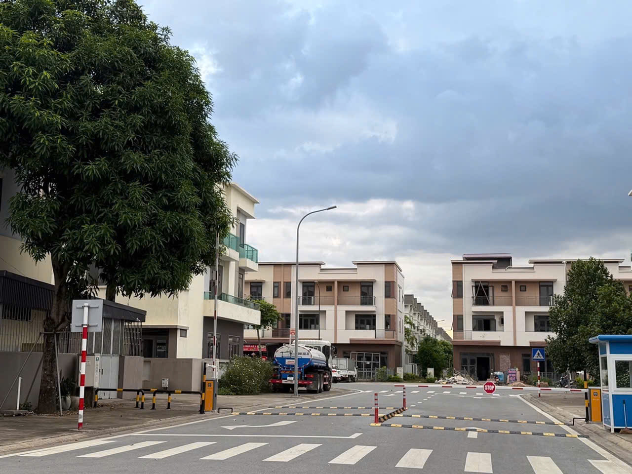 ► SIÊU PHẨM SHOPHOUSE 2 MẶT TIỀN KHU VIP VSIP TỪ SƠN – ĐANG CHO THUÊ, DÒNG TIỀN ỔN ĐỊNH – CHỈ 15,5 TỶ!