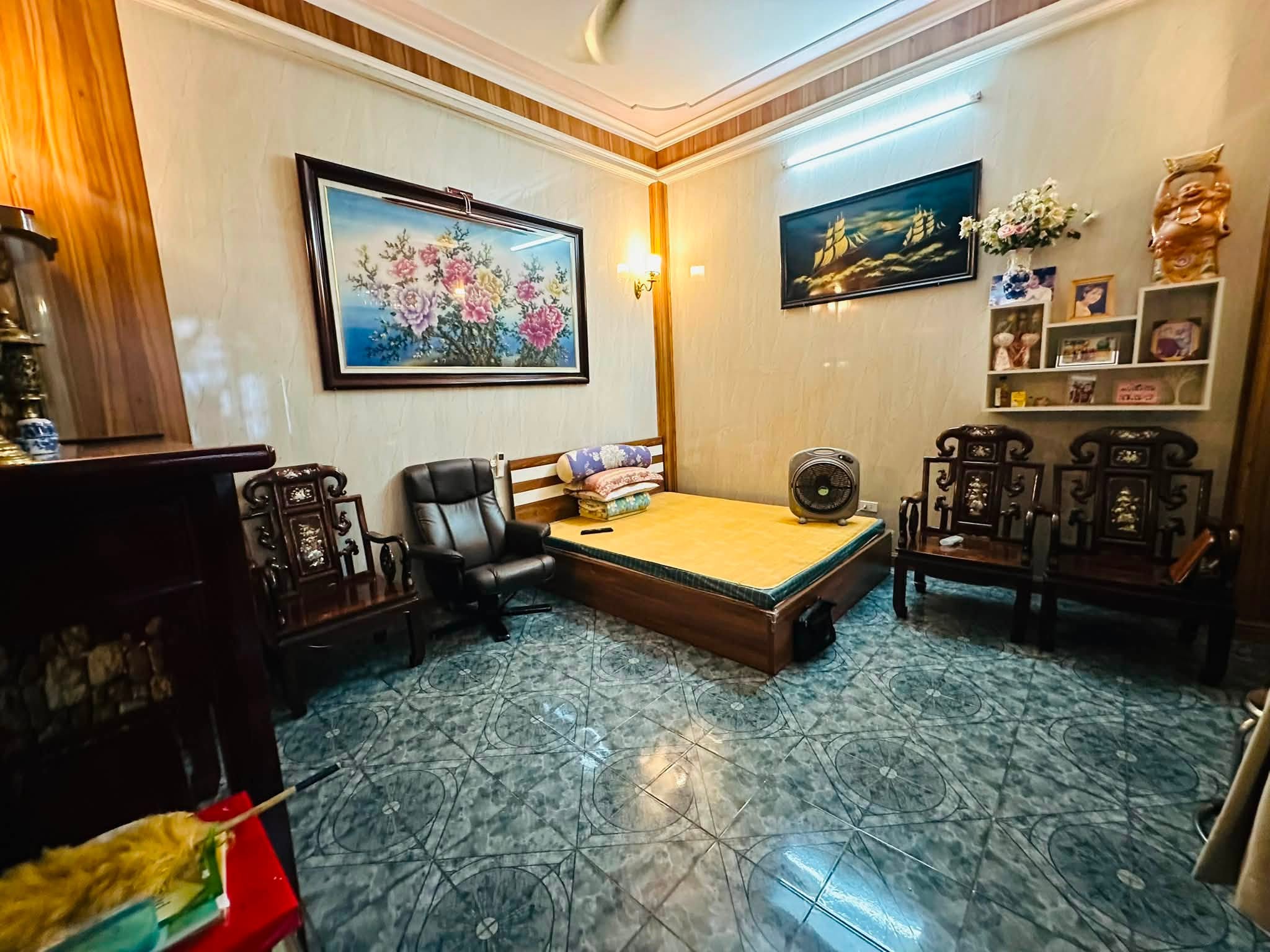 Bán nhà Lê Thanh Nghị, 32m2, 5 tầng, mặt tiền 6.8m, 16 tỉ, vỉa hè, kinh doanh đỉnh