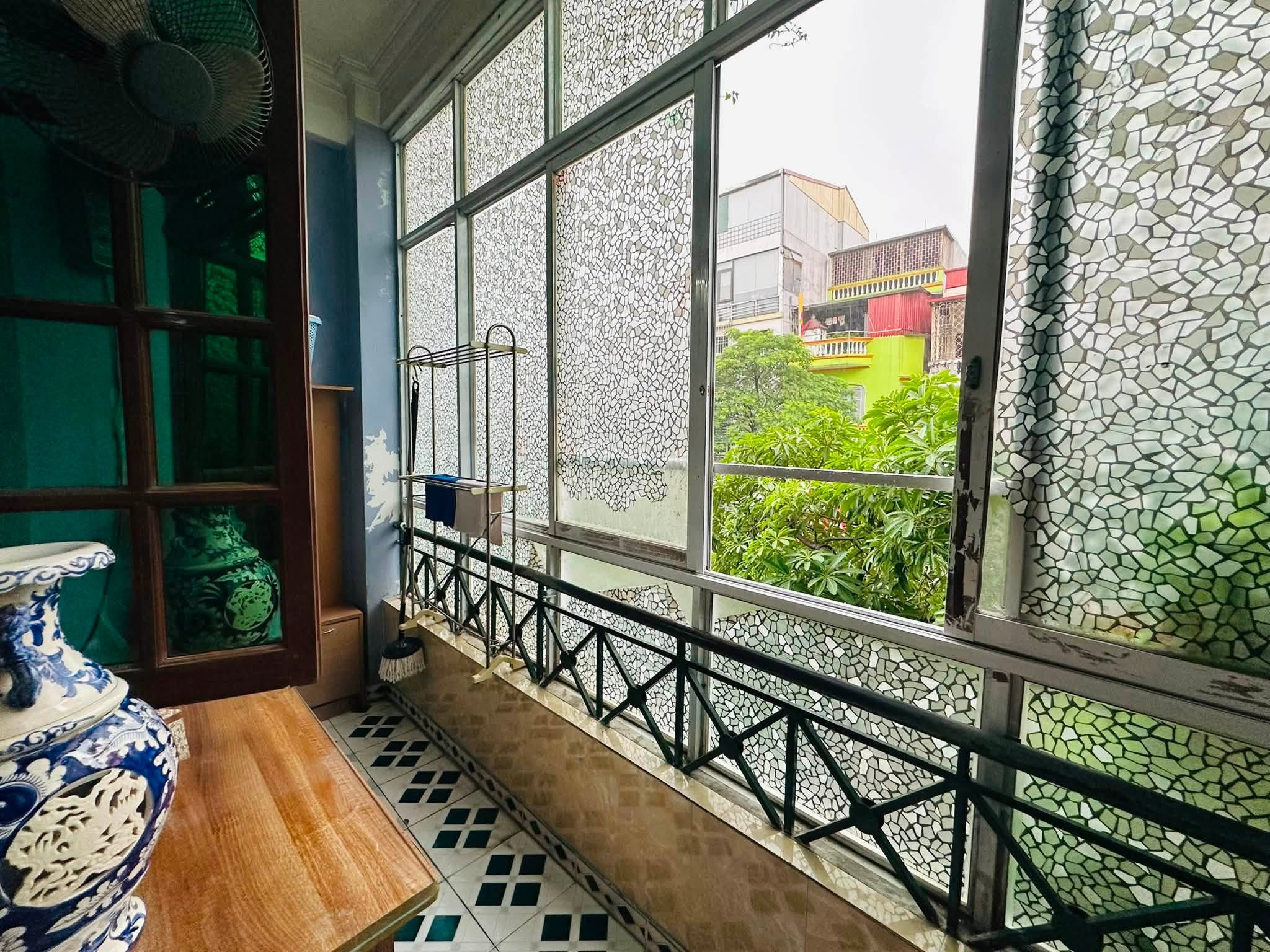 Bán nhà Lê Thanh Nghị, 32m2, 5 tầng, mặt tiền 6.8m, 16 tỉ, vỉa hè, kinh doanh đỉnh