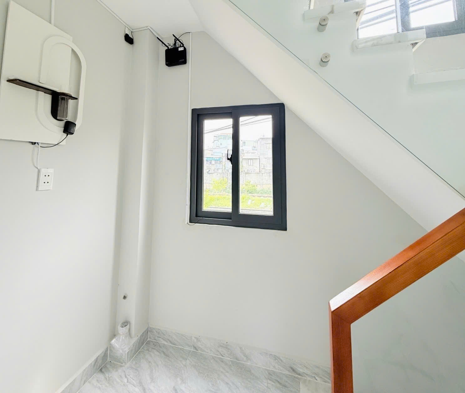 Bán nhà mặt tiền Trần Văn Đang, QUẬN 3, DT 3.3 x 5m, 3 Tầng, giá 4 tỷ-4
