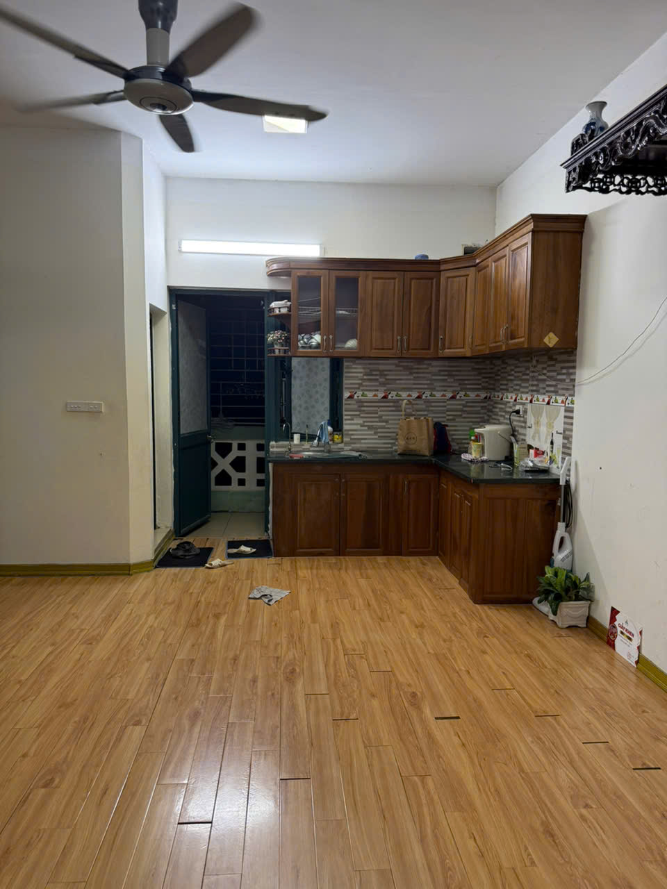 Chính chủ cho thuê căn hộ tòa 5T4 chung cư Bê Tông Xuân Mai - 51,2m2, 2 PN, full nội thất, tầng 3