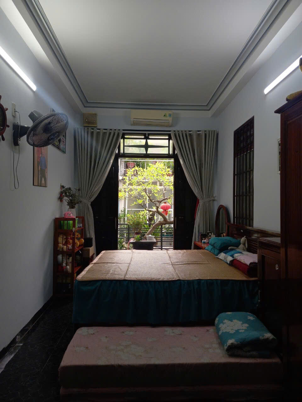 Bán nhà 3 tầng tâm huyết hẻm Nguyễn Thiện Thuật chợ đêm , P.Lộc Thọ - Nha Trang 
DT: 52m nở hậu đẹp 
- 
Giá bán: 8,5tỷ - Lh : 0995588665 Phạm Hải-3