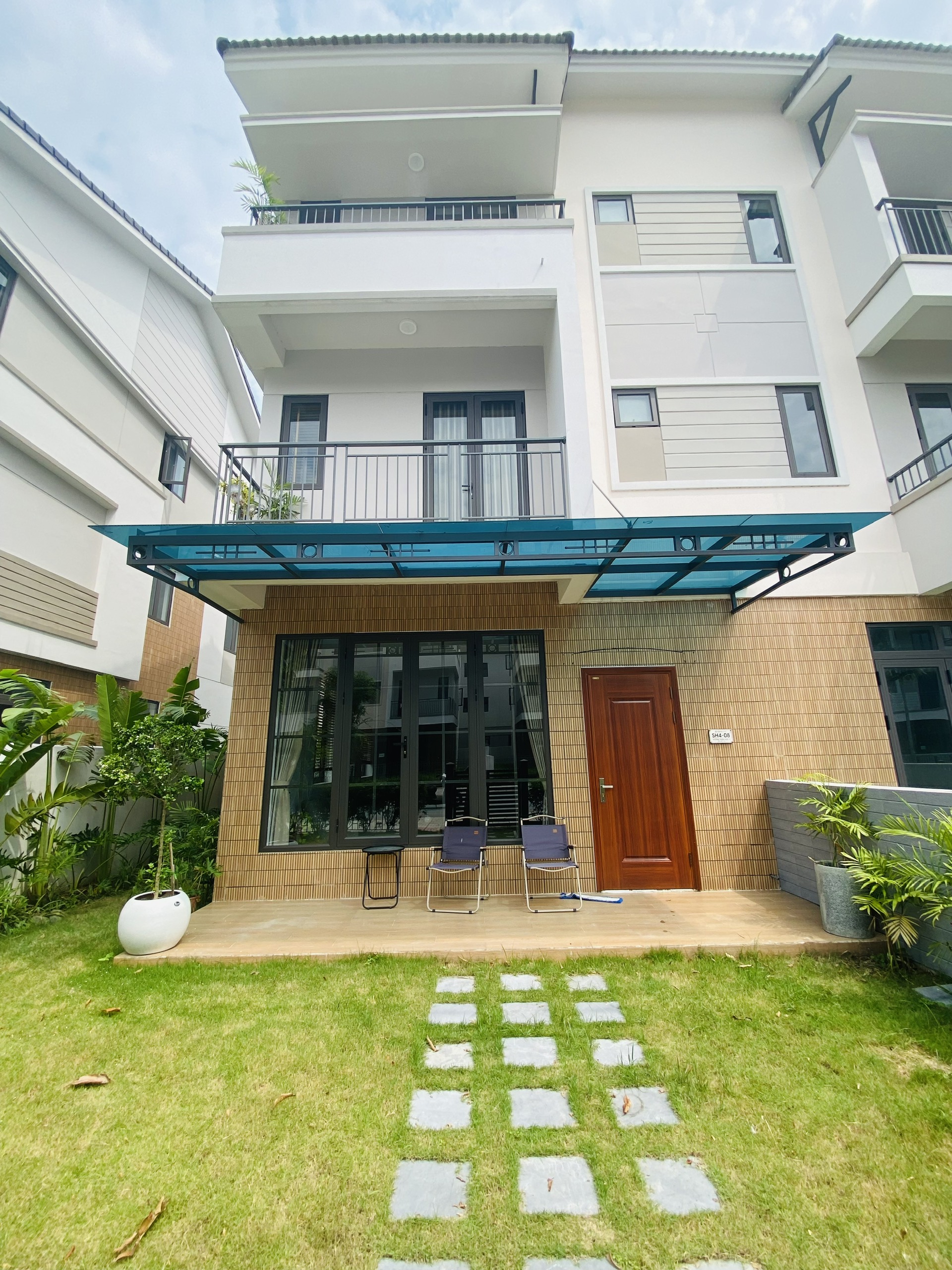 Duy nhất căn shophouse xẻ khe 170m2, hàng F0, đơn giá chỉ 69 triệu, vốn chỉ 3,5 tỷ, 24 tháng không 