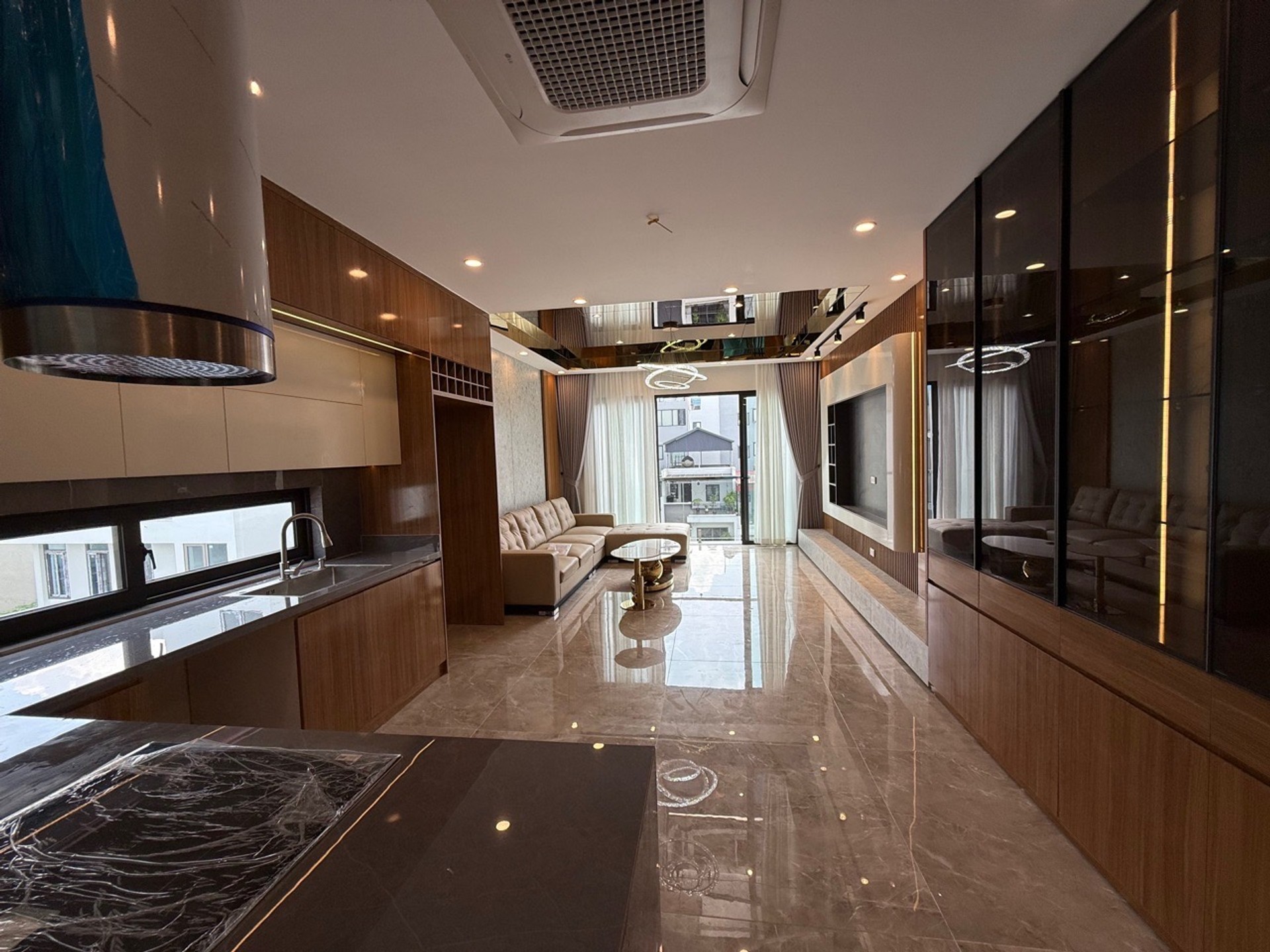 BÁN NHÀ NGỌC THỤY 40M2- 6 Tầng THANG MÁY- Ô TÔ TRÁNH- 3 THOÁNG-18.5 Tỷ