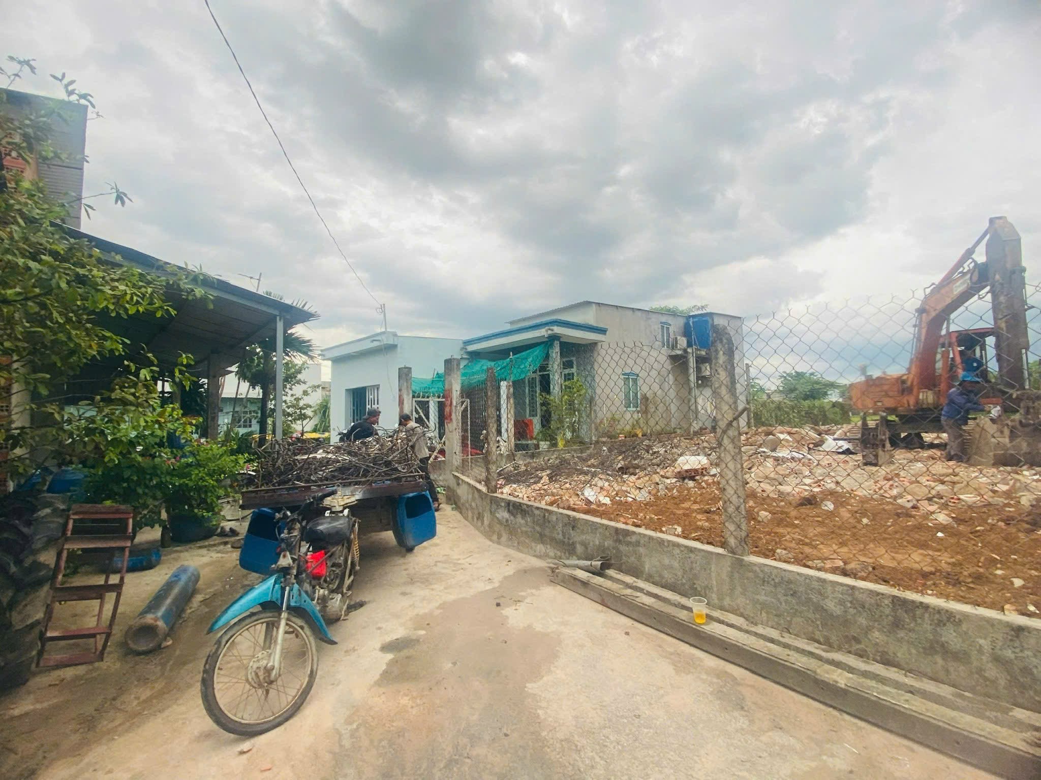 ĐẤT ĐẸP - GIÁ TỐT - CHÍNH CHỦ Cần Bán Nhanh Lô Đất Ấp 5, Xã Đức Hòa Đông, Đức Hòa - Long An