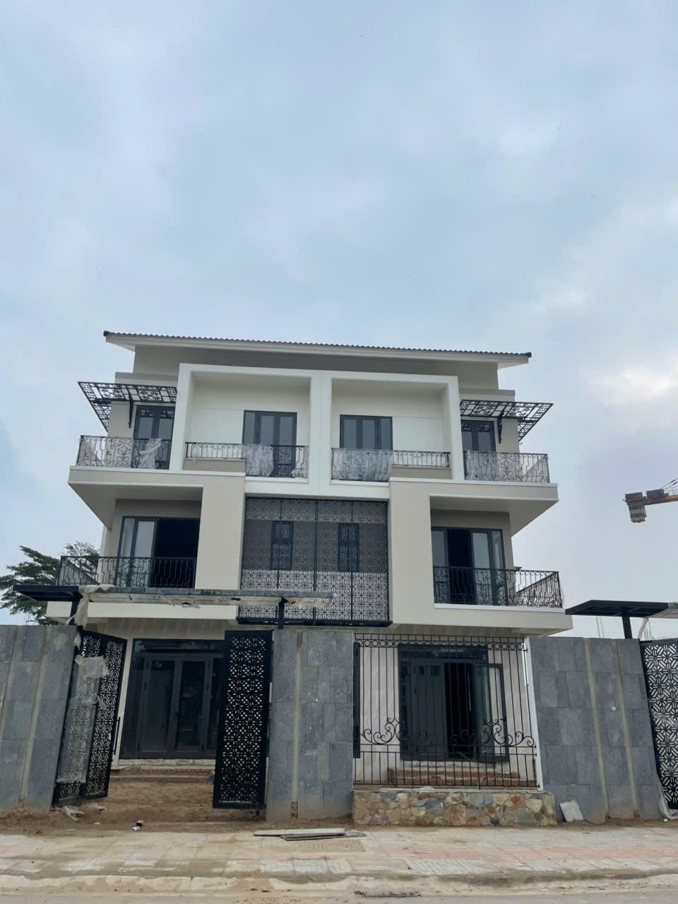 Chỉ cần 30% ( 5,56 tỷ ) vốn ban đầu sở hữu biệt thự song lập hướng Nam 225m² tại Centa Riverside – 