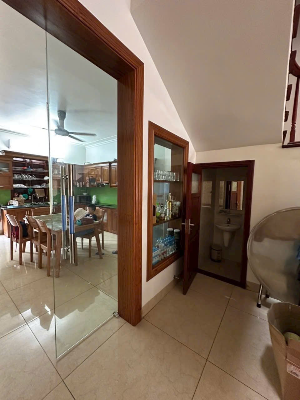 Bán nhà 4 tầng mặt phố KĐT phường Tân Bình, TP Hải Dương, 67.5m2, mt 4.5m, full nội thất, chỉ 5.x t