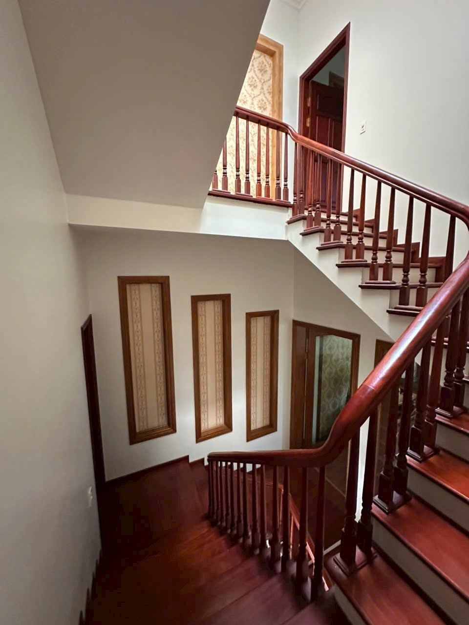 Bán nhà 4 tầng mặt phố KĐT phường Tân Bình, TP Hải Dương, 67.5m2, mt 4.5m, full nội thất, chỉ 5.x t-3