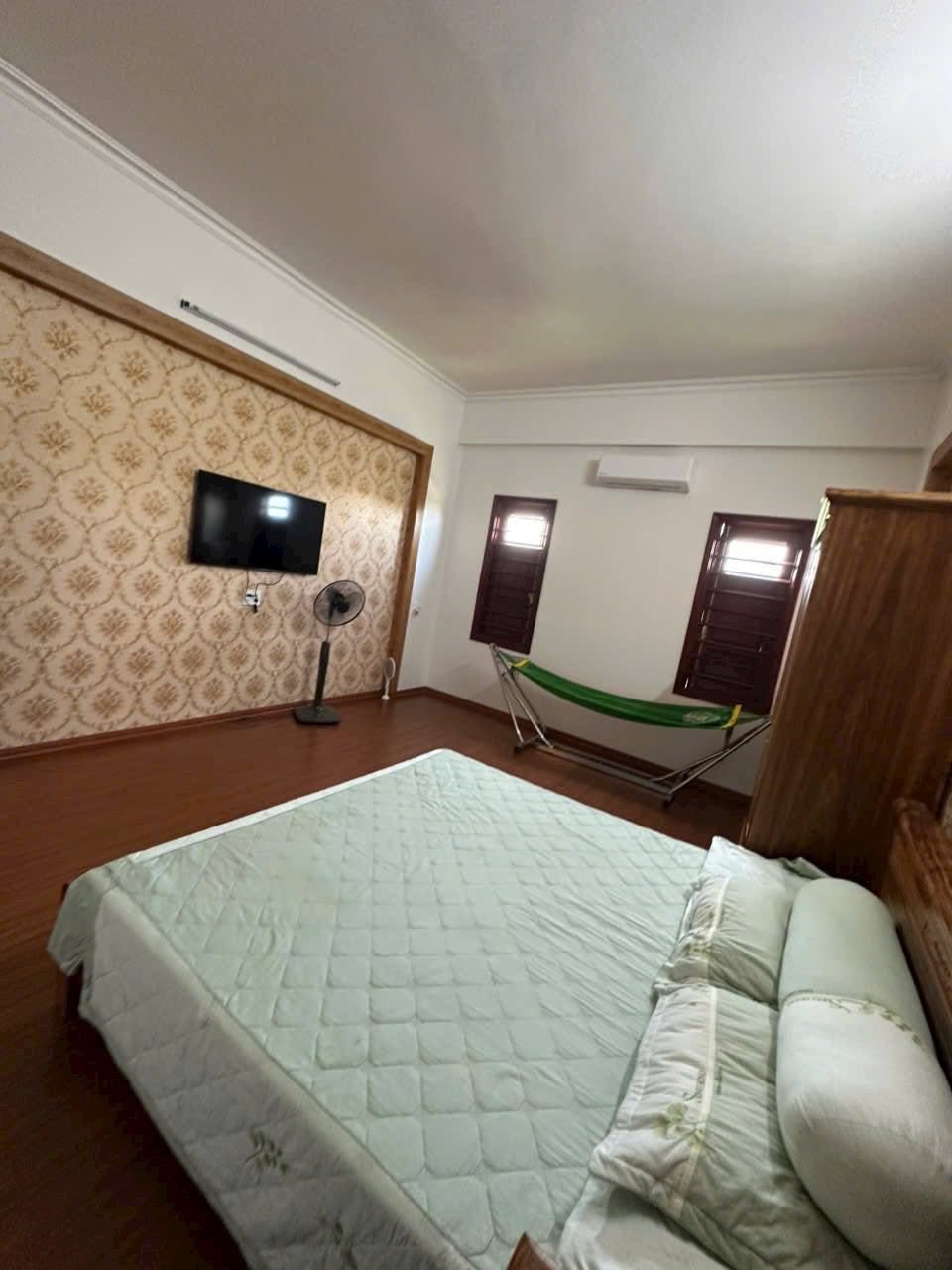 Bán nhà 4 tầng mặt phố KĐT phường Tân Bình, TP Hải Dương, 67.5m2, mt 4.5m, full nội thất, chỉ 5.x t-5
