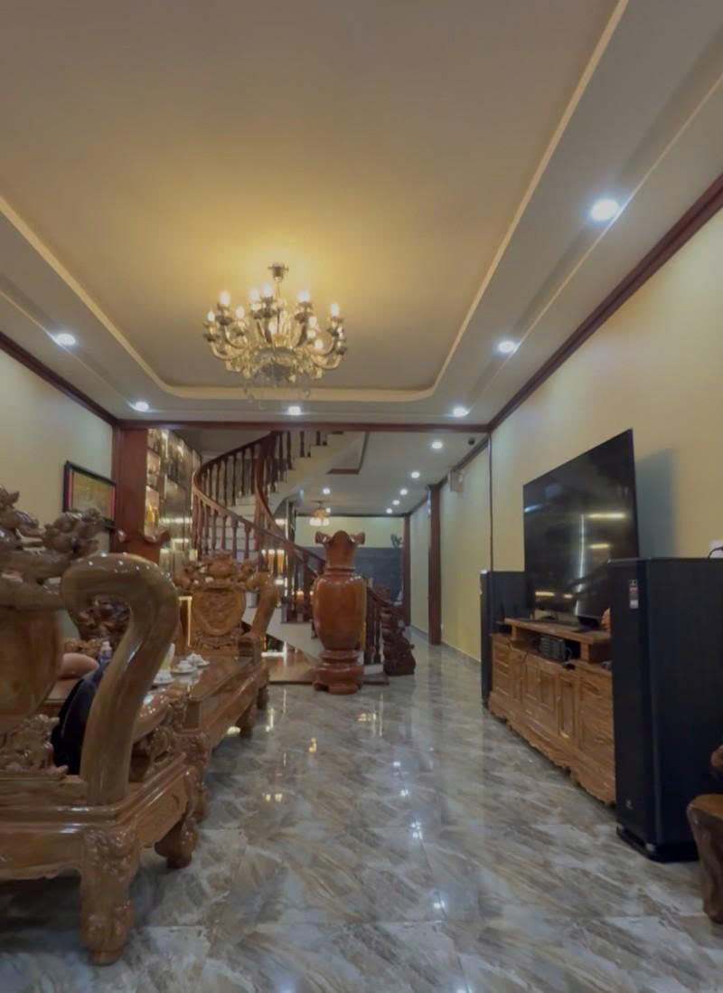 Bán nhà Mặt tiền Quách Hữu Nghiêm - ngay Nguyễn Sơn, 5,1x26m, 4 Tầng mới, 6PN, 17,9 Tỷ.
