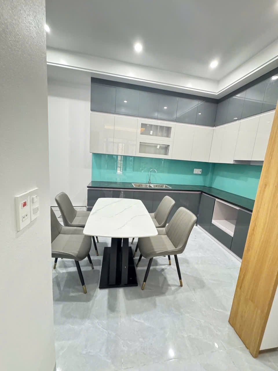 Bán 3 căn nhà ngõ 218 phố Vũ Hựu, ph Thanh Bình, TP HD, 50m2, 3 ngủ, hướng đông bắc, 2.99 tỷ