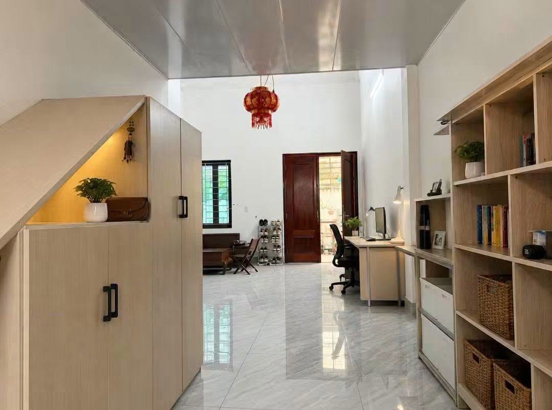 BÁN ĐẤT TẶNG NHÀ CẤP 4.
Sang phố: Cổ Nhuế 50m2, mt4m, 7.7 tỷ, Bắc Từ Liêm