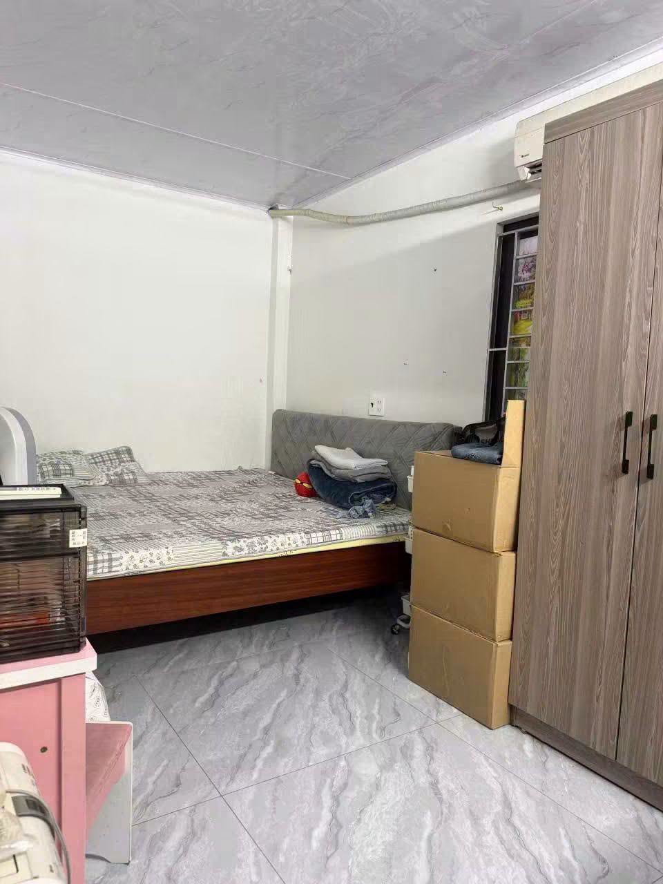 BÁN ĐẤT TẶNG NHÀ CẤP 4.
Sang phố: Cổ Nhuế 50m2, mt4m, 7.7 tỷ, Bắc Từ Liêm