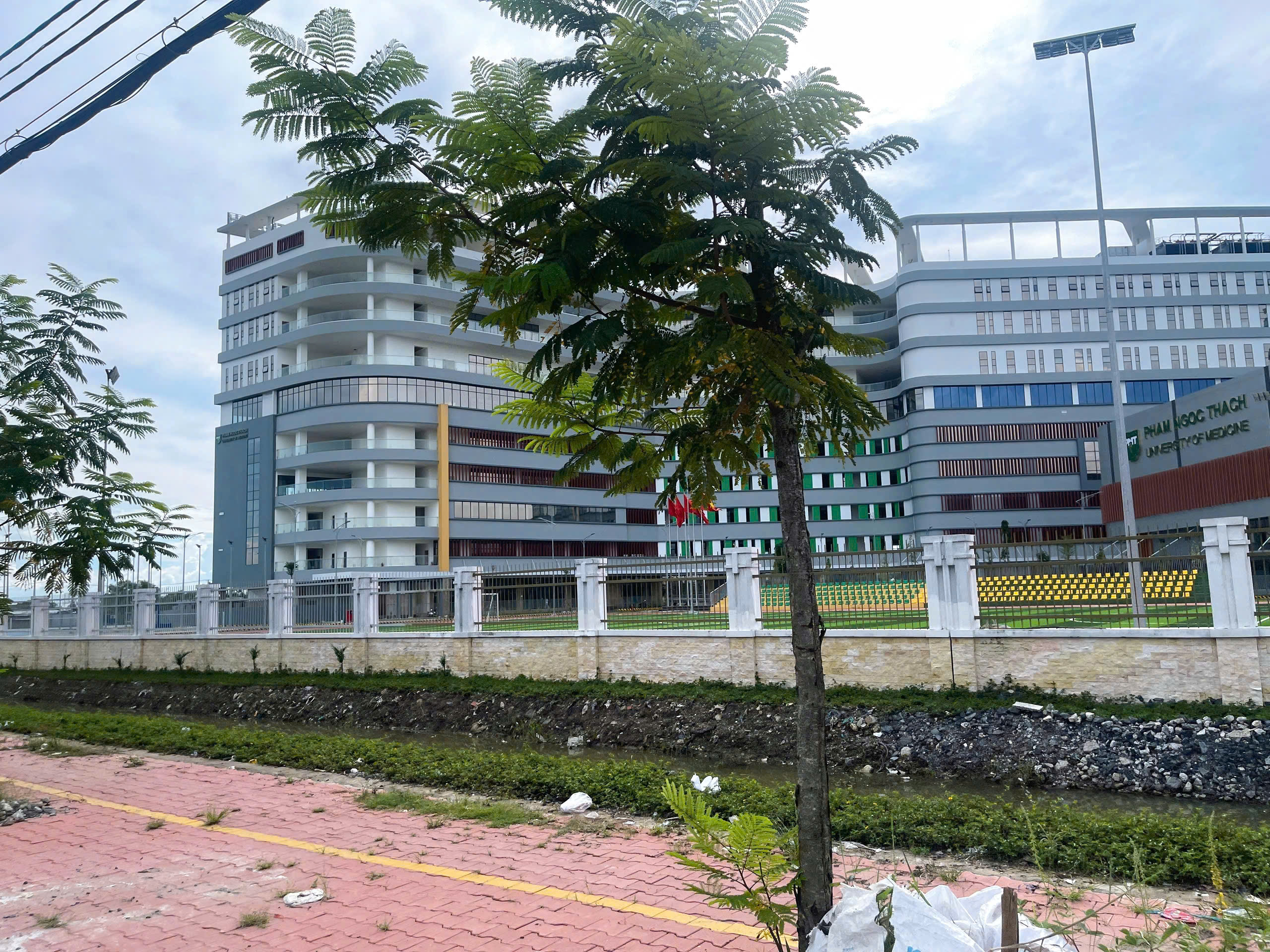 BÁN 131M2 NHÀ CẤP 4 MT NGUYỄN CỬU PHÚ GẦN ĐH PHẠM NGỌC THẠCH-2