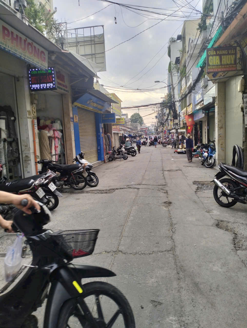 Bán Nhà Sát chợ Tân Bình, Đường Phú Hòa, P8, Tân Bình, TP HCM.