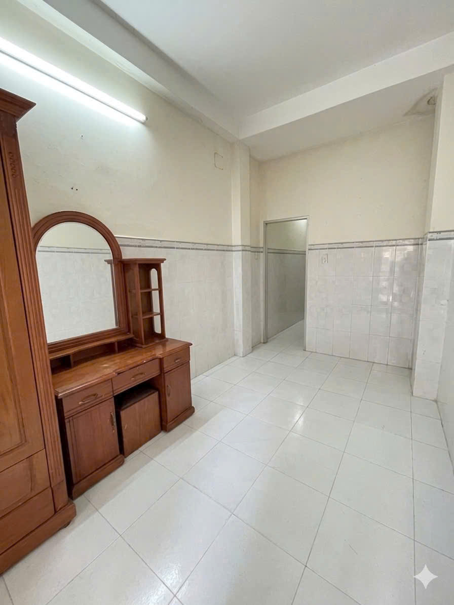 Bán Nhà Sát chợ Tân Bình, Đường Phú Hòa, P8, Tân Bình, TP HCM.