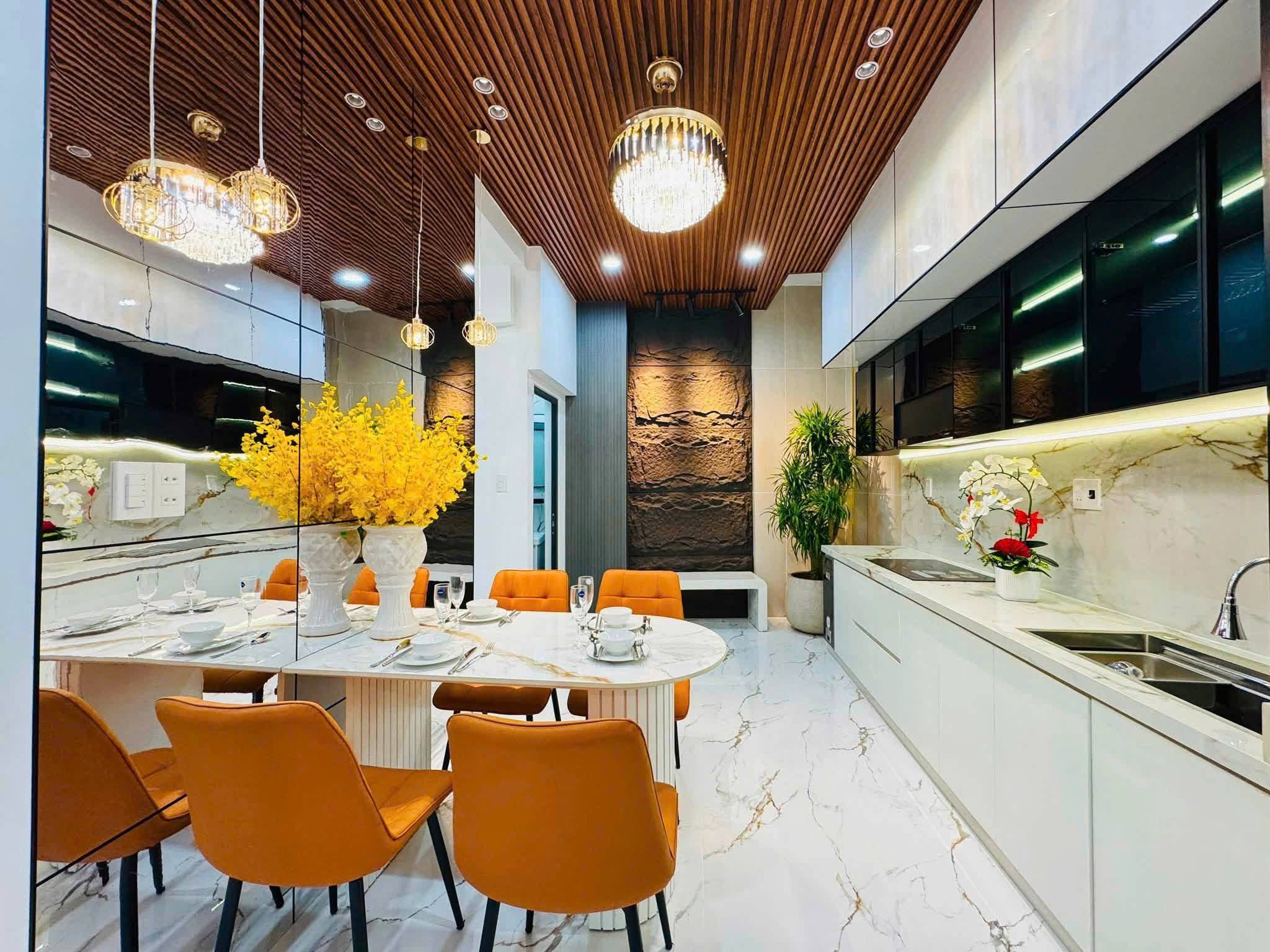 SIÊU PHẨM 3 tầng Ô tô ngủ trong nhà K64 Trần Đình Tri