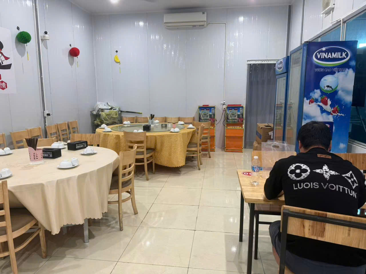 Sang nhượng lại quán ăn Trung Quốc Có diện tích 144m2 Tại Mi Điền 2 – Nếnh – Bắc Giang.