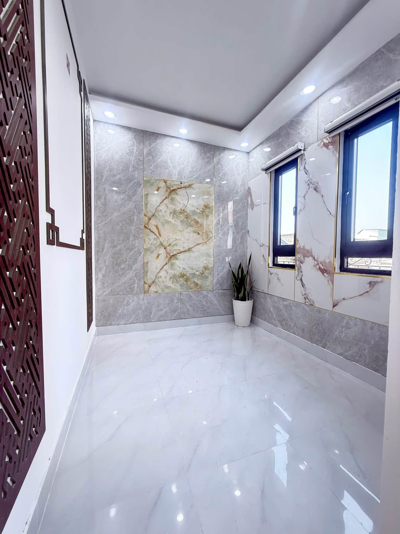 ► Gần MT Điện Biên Phủ 52m2, 2 tầng 3PN, sân rộng, ở ngay, 3.xx tỷ-3