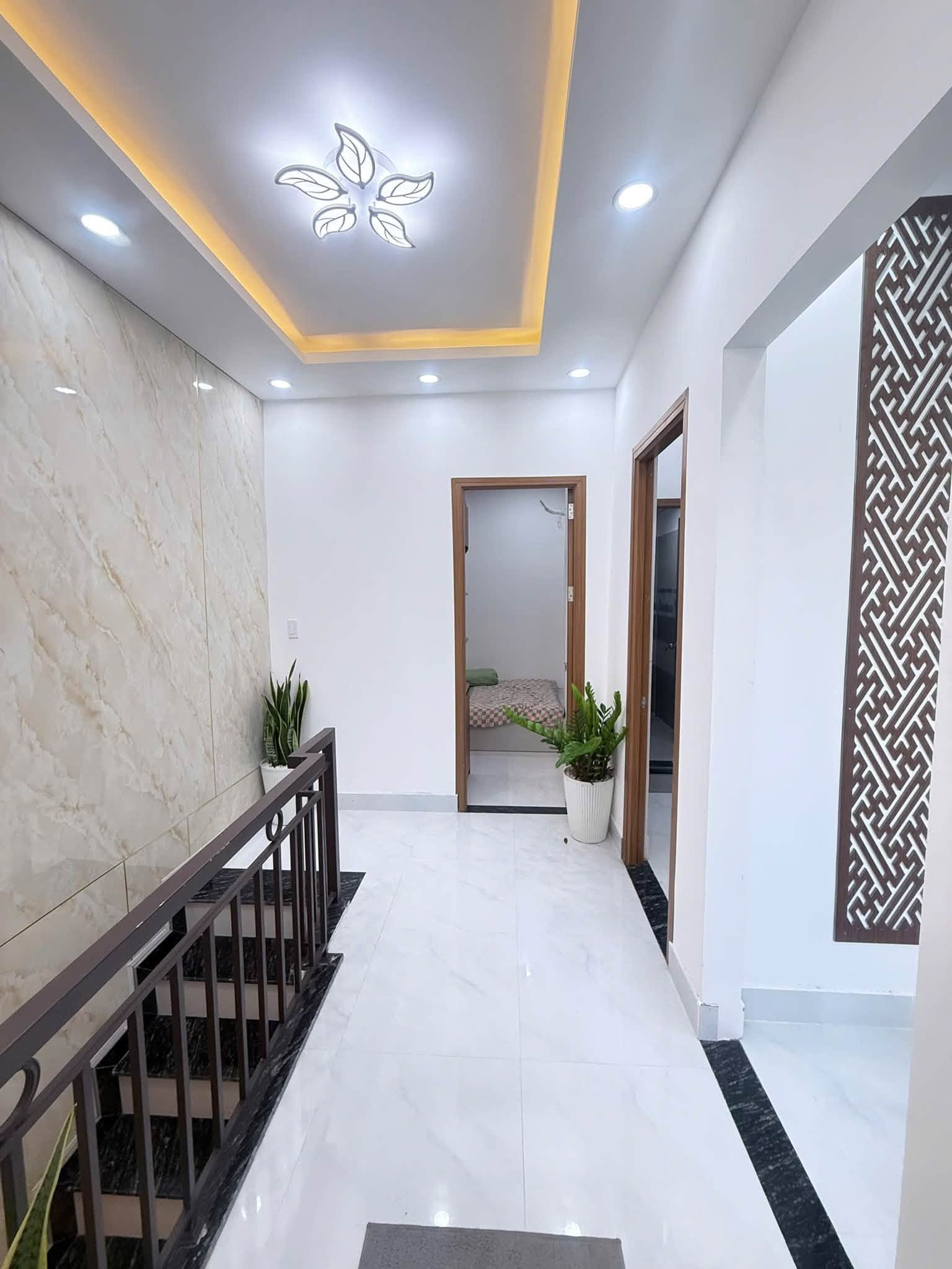 ► Gần MT Điện Biên Phủ 52m2, 2 tầng 3PN, sân rộng, ở ngay, 3.xx tỷ-4