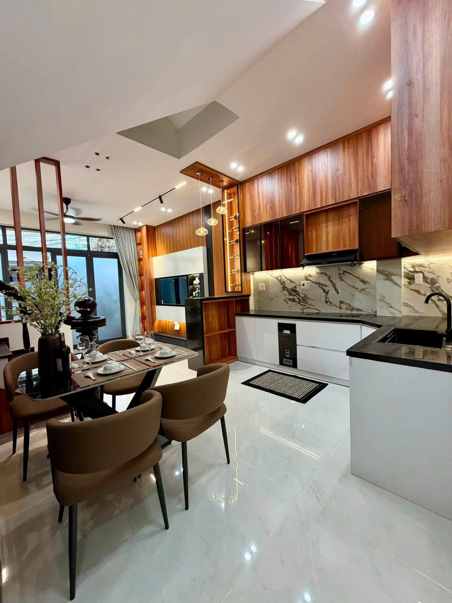 Nhà 3 tầng 3 mê 2 mặt kiệt, kiệt ô tô tránh nhau Nguyễn Phước Nguyên