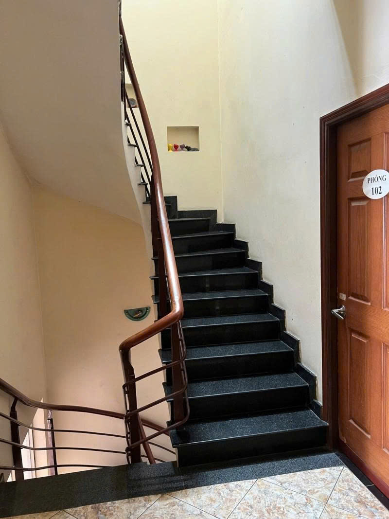 Bán nhà Hẻm Phan Xích Long - giao Phan Đăng Lưu, 9x20m, 4 Tầng - 11 PN, chỉ 23,5 Tỷ.