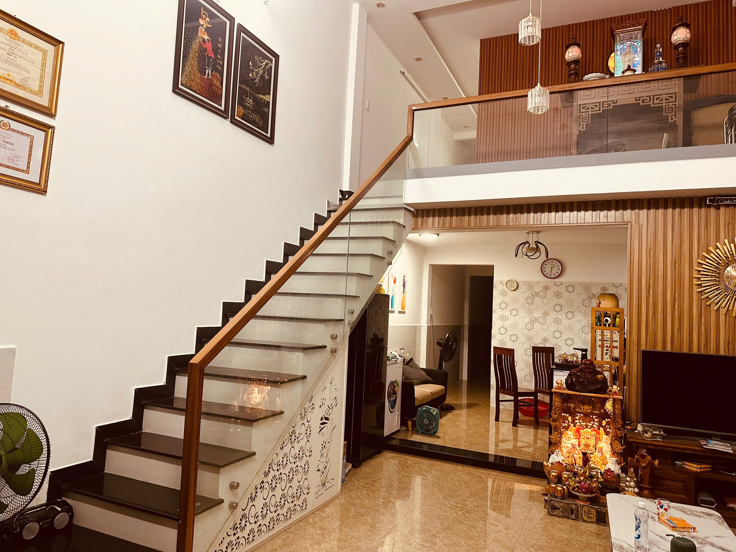 Bán căn nhà mặt tiền vừa ở vừa kinh doanh - đường Hoà Mỹ 8