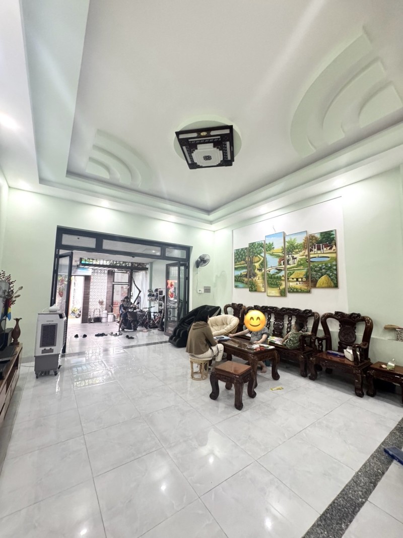 Bán biệt thự mini, DT 200m2,  đường số 11, Linh Trung, Thủ Đức, TP HCM,  sổ hồng riêng. Giá 12,4 tỷ.