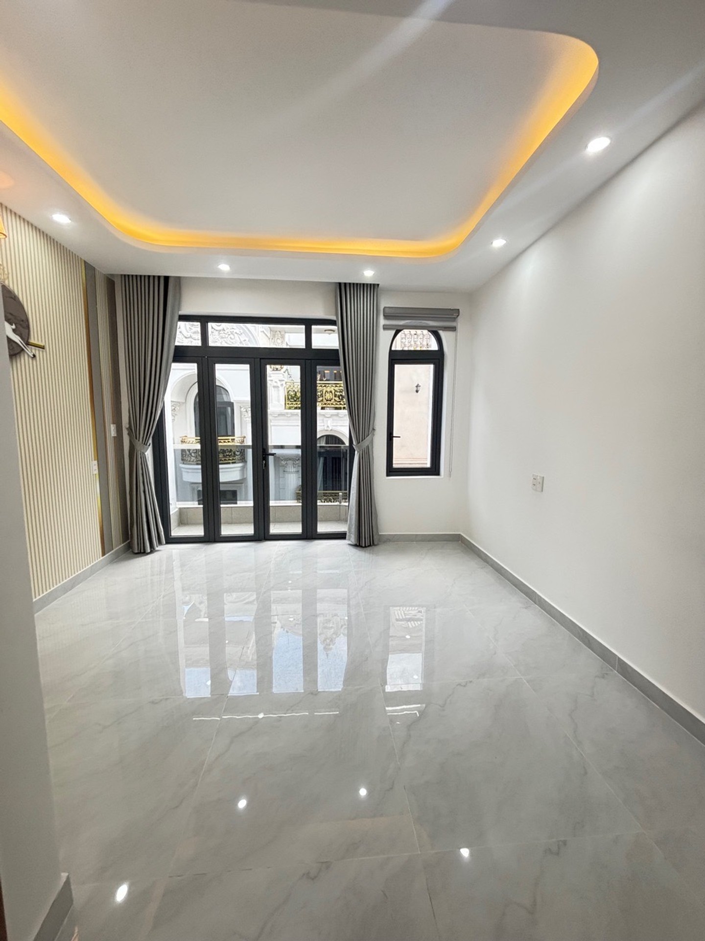 Bán nhà Bình Tân,5 tầng,4x15,(60m2), xe tải tránh nhau.Chỉ nhỉnh hơn 7 tỷ