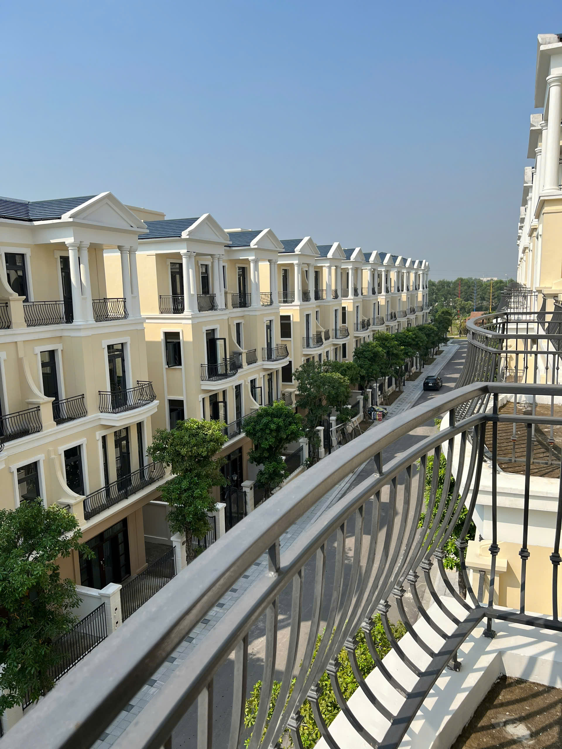 CHỦ NHÀ CHUYỂN NƠI SÔNG NÊN CẦN CHUYỂN NHƯỢNG GẤP CHO CHỦ MỚI NHÀ LIỀN KỀ KHU ĐẢO DỪA VINHOMES OCEAN PARK 2 HƯNG YÊN