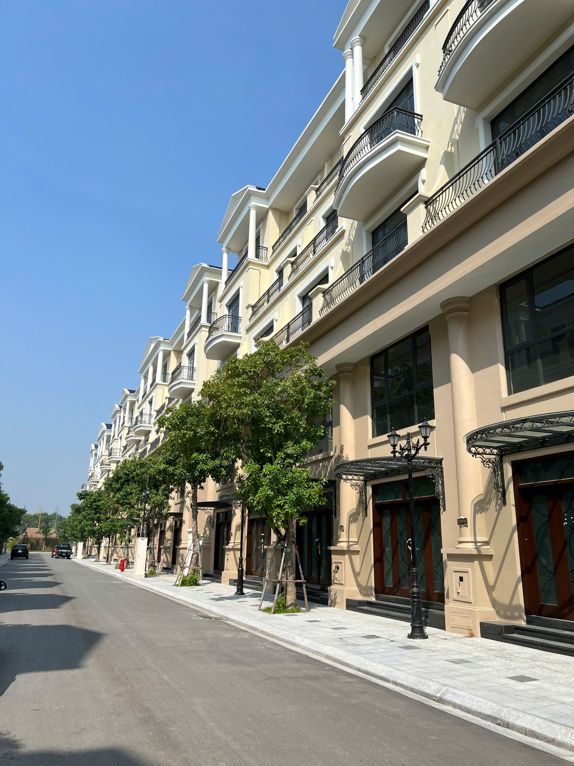 CHỦ NHÀ CHUYỂN NƠI SÔNG NÊN CẦN CHUYỂN NHƯỢNG GẤP CHO CHỦ MỚI NHÀ LIỀN KỀ KHU ĐẢO DỪA VINHOMES OCEAN PARK 2 HƯNG YÊN