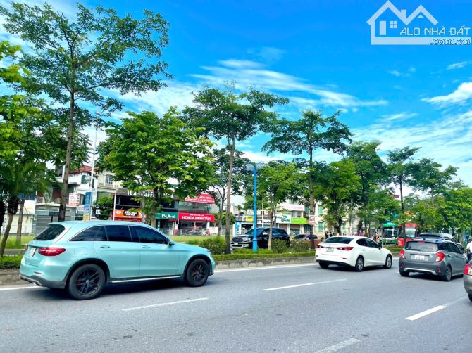 Giảm 4 tỷ mặt phố Cổ Linh toà văn phòng mt 12m dt 130m2 4 tầng kinh doanh cao cấp