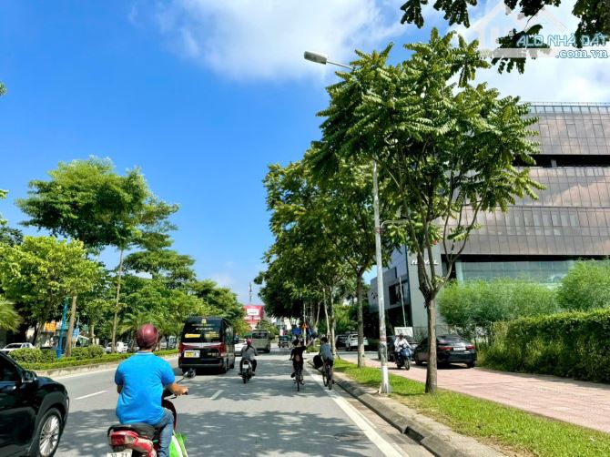 Giảm 4 tỷ mặt phố Cổ Linh toà văn phòng mt 12m dt 130m2 4 tầng kinh doanh cao cấp