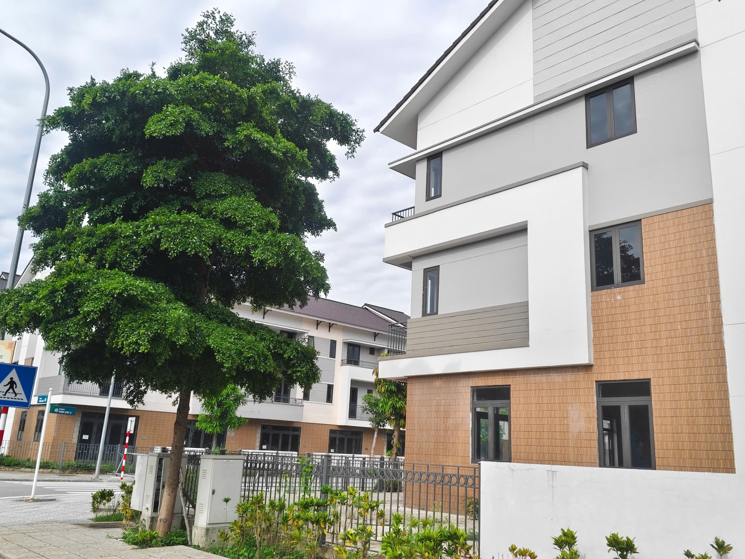 Duy nhất 1 căn 3 TẦNG tại CENTA RIVERSIDE rộng 100m² , CHỈ 6.X TỶ-1