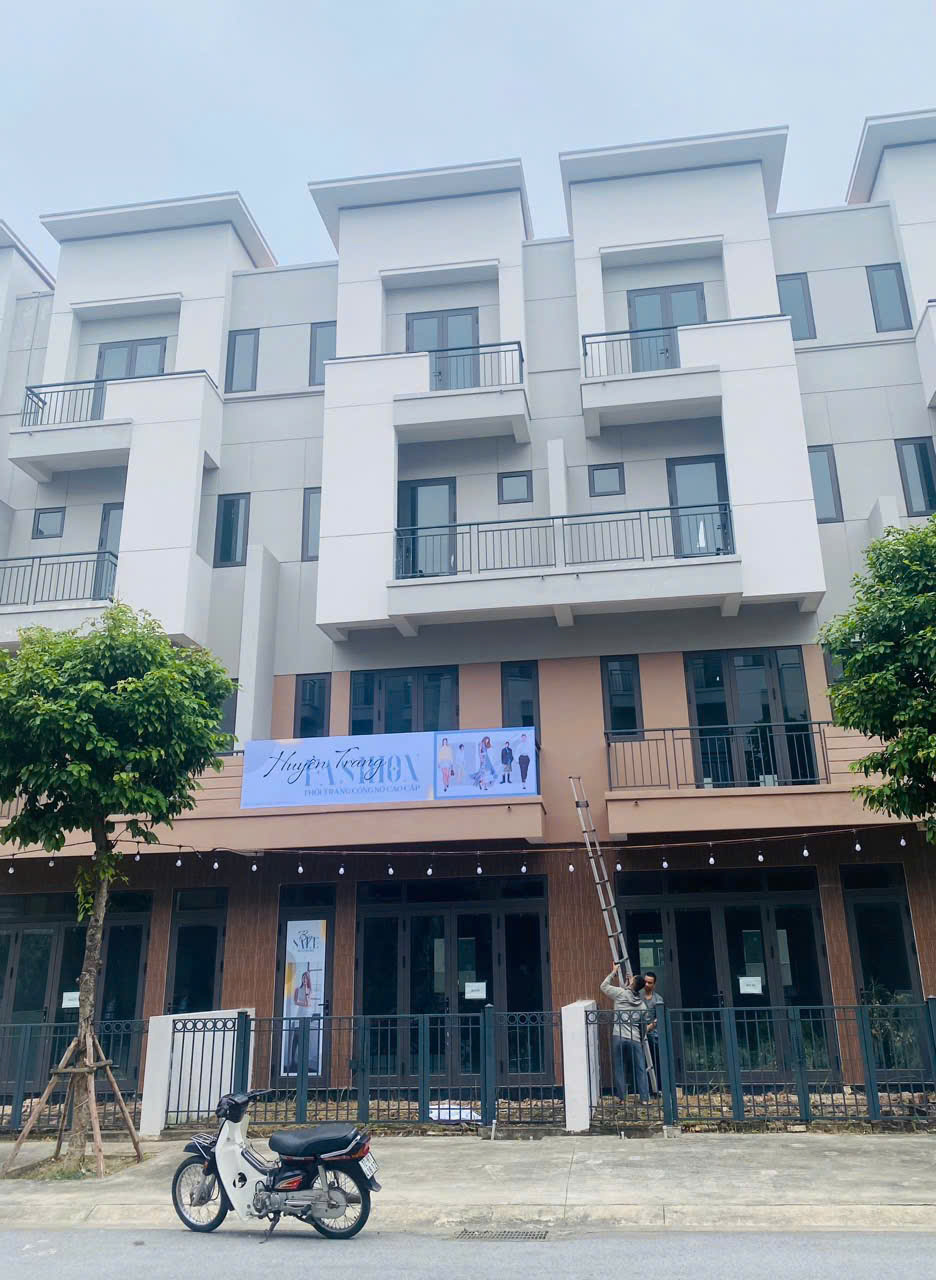 SHOPHOUSE 75M² xây 4 tầng ĐỐI DIỆN CHÂN ĐẾ CHUNG CƯ TẠI CENTA VSIP TỪ SƠN