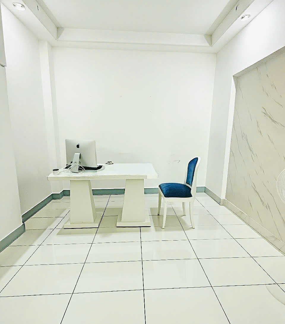 Nhà phố dòng tiền 2.000usd/tháng - Gần chợ Bến Thành - 4 Tầng, 62m2 – Chỉ 22 tỷ - Đường thông, Ôtô tránh, Có sân đậu ôtô